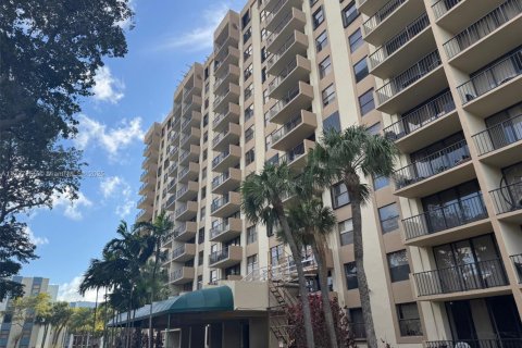 Copropriété à vendre à North Miami, Floride: 1 chambre, 72.65 m2 № 1957616 - photo 1