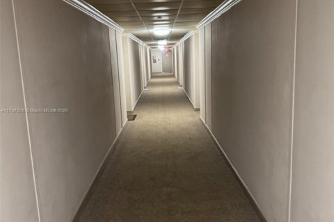 Copropriété à vendre à North Miami, Floride: 1 chambre, 72.65 m2 № 1957616 - photo 17