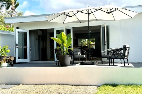 House in Miami, Florida 5 bedrooms, 184.13 sq.m. № 2087783 - photo 27