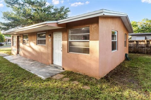 Commercial property in Dania Beach, Florida 144.93 sq.m. № 1963330 - photo 6