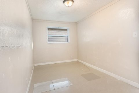 Commercial property in Dania Beach, Florida 144.93 sq.m. № 1963330 - photo 21