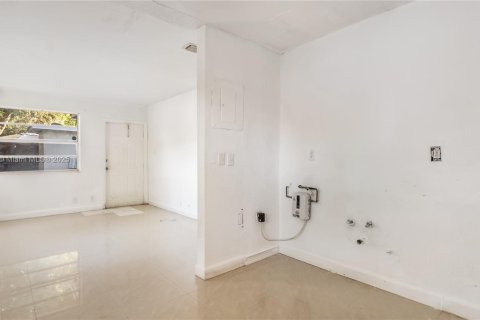 Commercial property in Dania Beach, Florida 144.93 sq.m. № 1963330 - photo 29