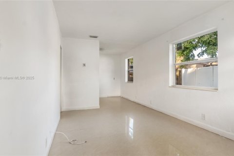 Commercial property in Dania Beach, Florida 144.93 sq.m. № 1963330 - photo 22