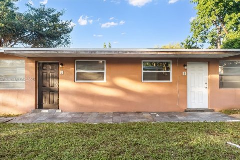 Commercial property in Dania Beach, Florida 144.93 sq.m. № 1963330 - photo 1