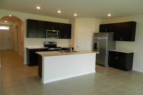 House in Punta Gorda, Florida 4 bedrooms, 169.83 sq.m. № 1769072 - photo 2