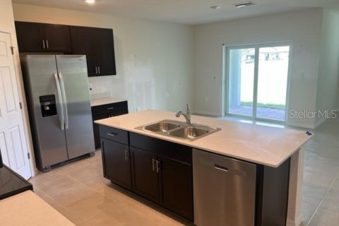House in Punta Gorda, Florida 4 bedrooms, 169.83 sq.m. № 1769072 - photo 4