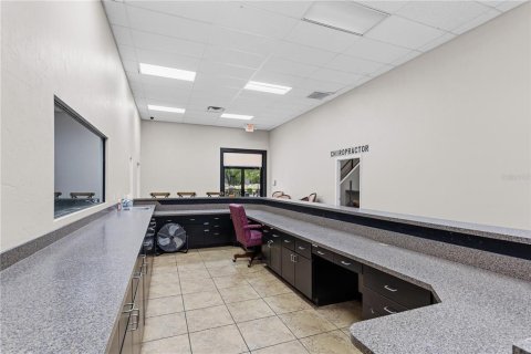 Immobilier commercial à vendre à Alachua, Floride: 1328.78 m2 № 2214266 - photo 6