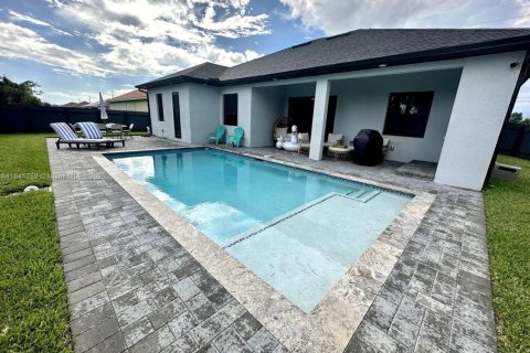 House in Cape Coral, Florida 4 bedrooms № 1844146 - photo 17