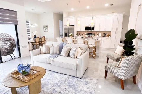 House in Cape Coral, Florida 4 bedrooms № 1844146 - photo 4