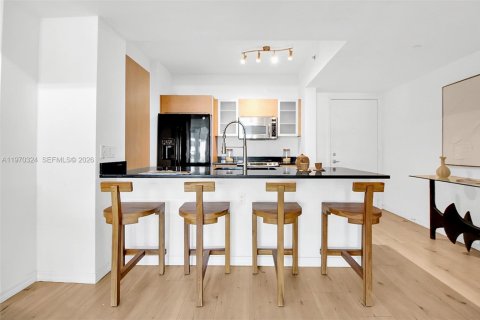 Condo in Miami, Florida, 2 bedrooms  № 2031063 - photo 8