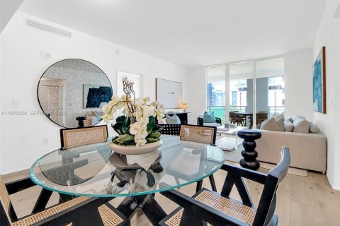 Condo in Miami, Florida, 2 bedrooms  № 2031063 - photo 2