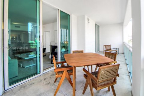 Condo in Miami, Florida, 2 bedrooms  № 2031063 - photo 25