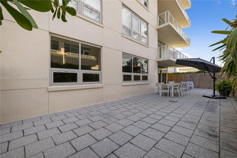 Copropriété à louer à Miami, Floride: 2 chambres, 142.6 m2 № 2018321 - photo 28