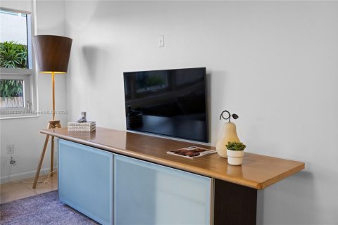 Copropriété à louer à Miami, Floride: 2 chambres, 142.6 m2 № 2018321 - photo 22