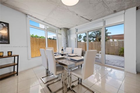 Copropriété à louer à Miami, Floride: 2 chambres, 142.6 m2 № 2018321 - photo 21