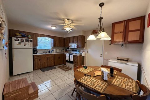 Condo in Astor, Florida, 2 bedrooms  № 1581854 - photo 22