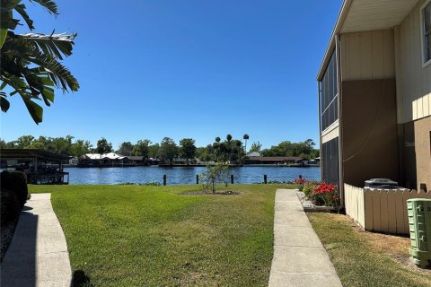 Condo in Astor, Florida, 2 bedrooms  № 1581854 - photo 15