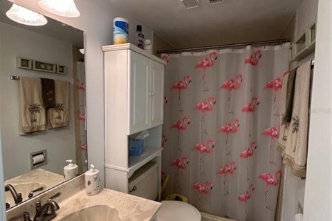 Condo in Astor, Florida, 2 bedrooms  № 1581854 - photo 11