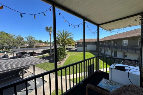 Condo in Astor, Florida, 2 bedrooms  № 1581854 - photo 29