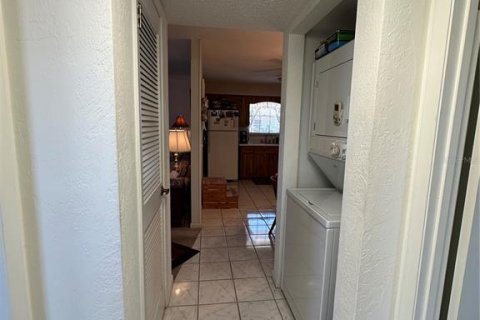 Condo in Astor, Florida, 2 bedrooms  № 1581854 - photo 13