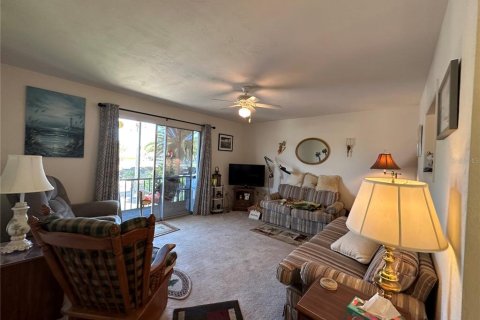 Condo in Astor, Florida, 2 bedrooms  № 1581854 - photo 27