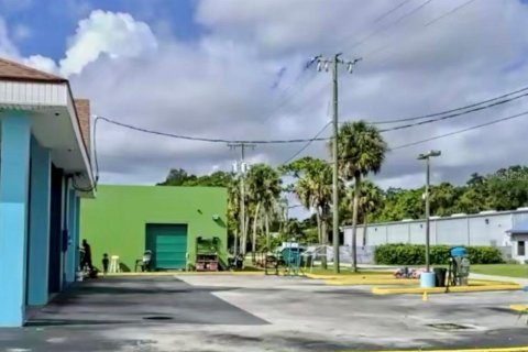 Propiedad comercial en venta en Titusville, Florida № 2388642 - foto 7