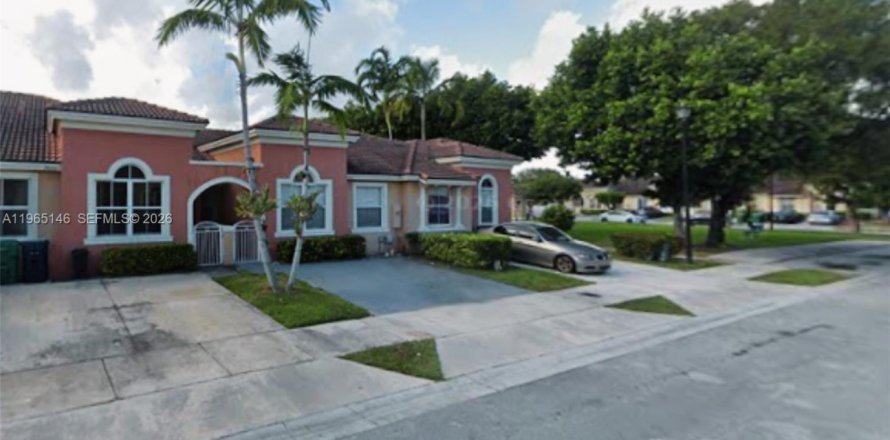 Adosado en Homestead, Florida 3 dormitorios, 112.97 m2 № 2026481