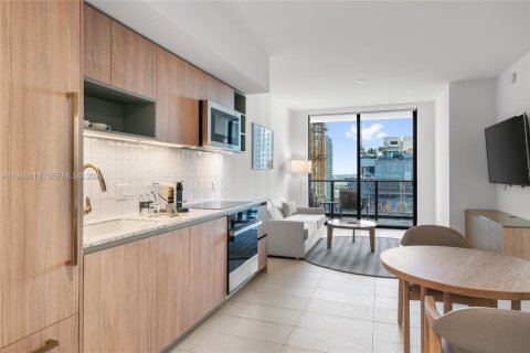Condo in Miami, Florida, 1 bedroom № 2005692 - photo 4