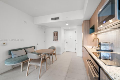 Condo in Miami, Florida, 1 bedroom № 2005692 - photo 12