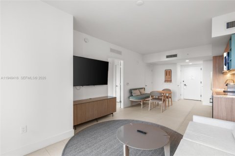 Condo in Miami, Florida, 1 bedroom № 2005692 - photo 18