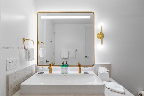 Condo in Miami, Florida, 1 bedroom № 2005692 - photo 30