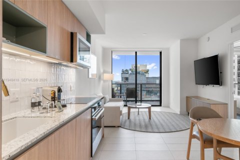 Condo in Miami, Florida, 1 bedroom № 2005692 - photo 5