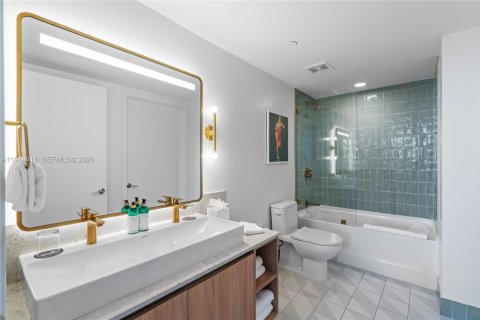 Condo in Miami, Florida, 1 bedroom № 2005692 - photo 27