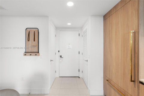 Condo in Miami, Florida, 1 bedroom № 2005692 - photo 15