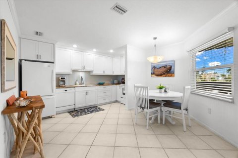 Copropriété à louer à Sarasota, Floride: 2 chambres, 93.09 m2 № 2114460 - photo 10