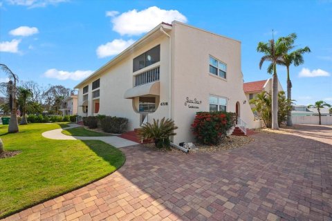 Copropriété à louer à Sarasota, Floride: 2 chambres, 93.09 m2 № 2114460 - photo 3
