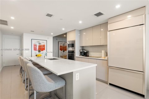 Condo in Miami, Florida, 1 bedroom  № 2041394 - photo 7