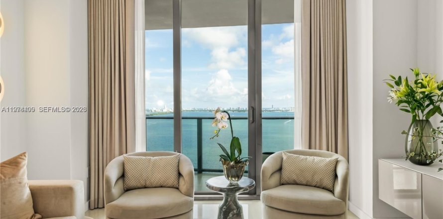 Condo in Miami, Florida, 1 bedroom  № 2041394