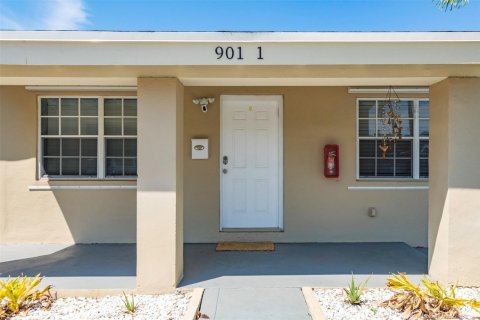 Casa en alquiler en Fort Lauderdale, Florida, 3 dormitorios, 111.48 m2 № 1186283 - foto 1