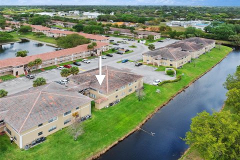 Condo in Coral Springs, Florida, 2 bedrooms  № 1711407 - photo 26