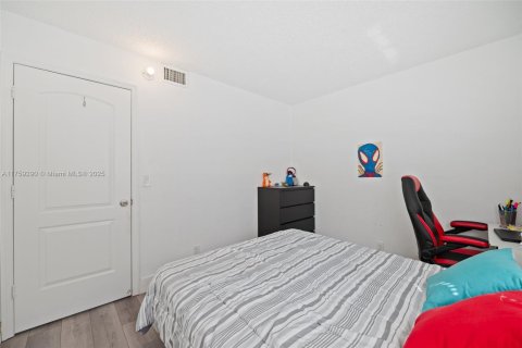 Condo in Coral Springs, Florida, 2 bedrooms  № 1711407 - photo 22