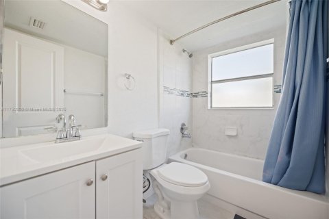 Condo in Coral Springs, Florida, 2 bedrooms  № 1711407 - photo 23