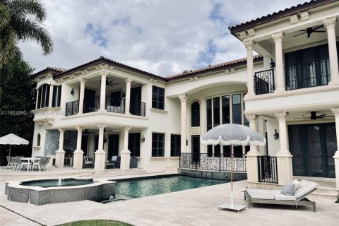 House in Fort Lauderdale, Florida 6 bedrooms, 662.39 sq.m. № 2082767 - photo 3