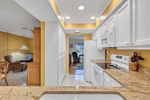House in Palm Harbor, Florida 2 bedrooms, 152.55 sq.m. № 2149316 - photo 8