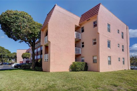 Copropriété à vendre à Sunrise, Floride: 2 chambres, 78.97 m2 № 2084545 - photo 15