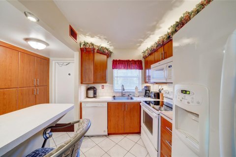 Copropriété à vendre à Sunrise, Floride: 2 chambres, 78.97 m2 № 2084545 - photo 2