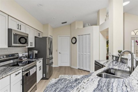 Villa ou maison à vendre à Spring Hill, Floride: 2 chambres, 181.53 m2 № 2419058 - photo 25