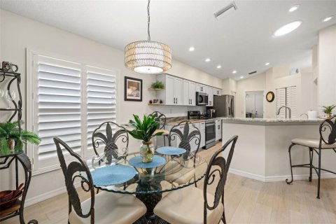 Villa ou maison à vendre à Spring Hill, Floride: 2 chambres, 181.53 m2 № 2419058 - photo 27