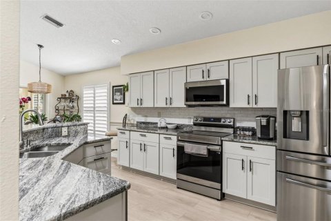 Villa ou maison à vendre à Spring Hill, Floride: 2 chambres, 181.53 m2 № 2419058 - photo 24