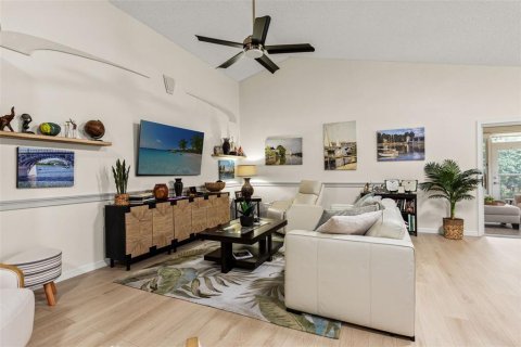 Villa ou maison à vendre à Spring Hill, Floride: 2 chambres, 181.53 m2 № 2419058 - photo 12